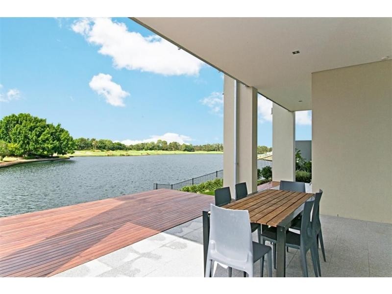 6184 Bolsena Circuit, Hope Island QLD 4212