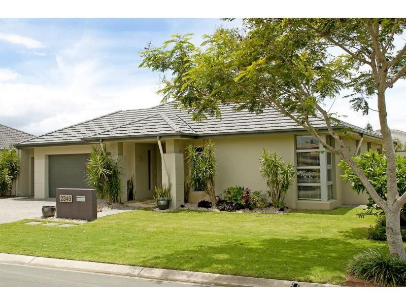 2349 Belmont Court East, Hope Island QLD 4212