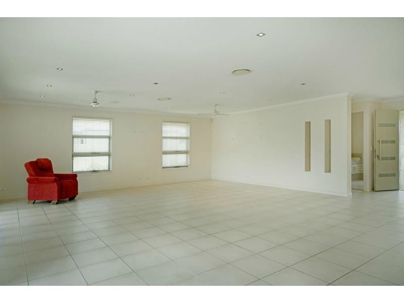 2349 Belmont Court East, Hope Island QLD 4212