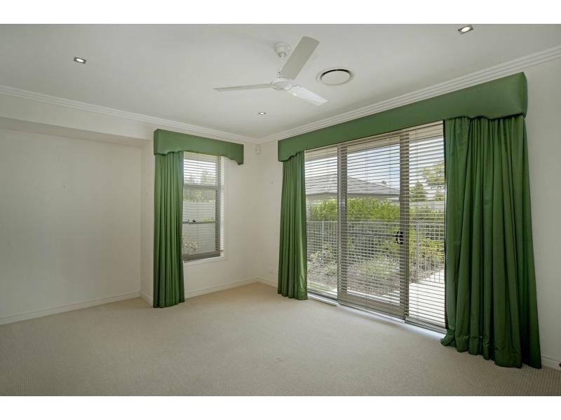 2349 Belmont Court East, Hope Island QLD 4212