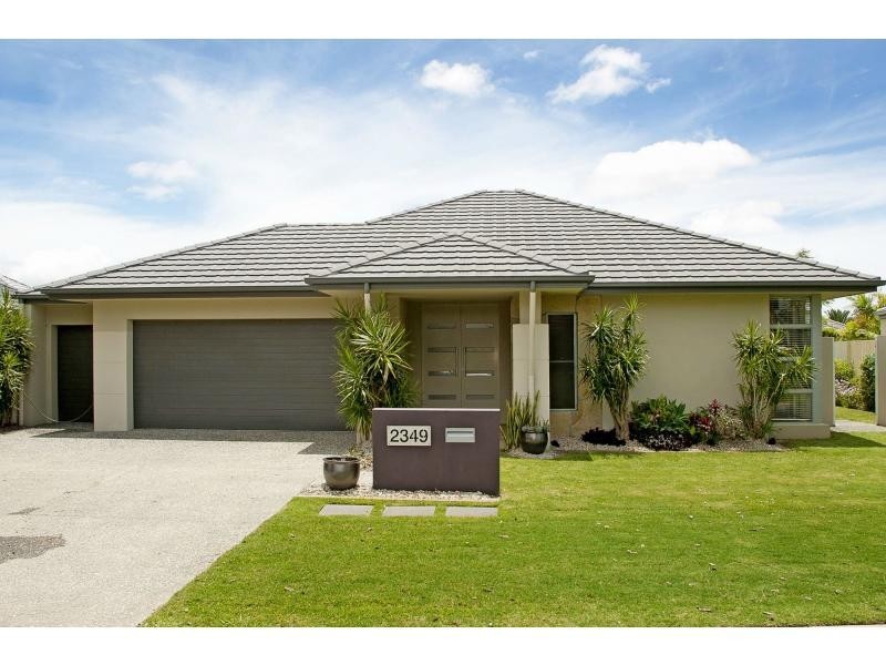 2349 Belmont Court East, Hope Island QLD 4212