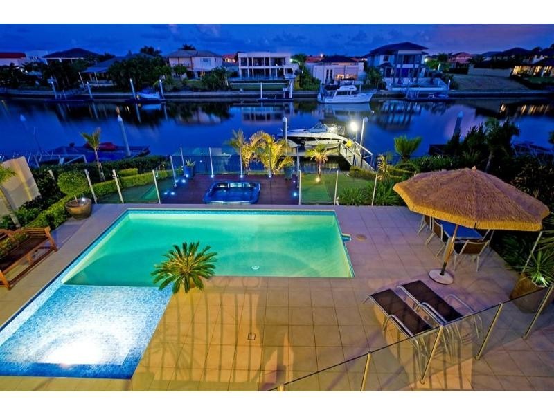 2322 Cressbrook Drive, Hope Island QLD 4212