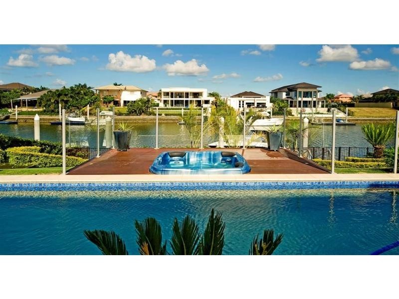 2322 Cressbrook Drive, Hope Island QLD 4212