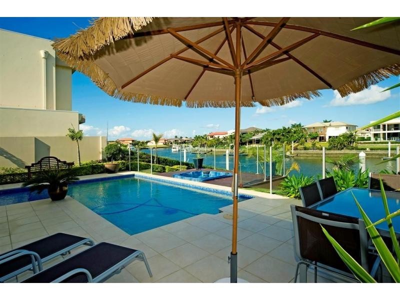 2322 Cressbrook Drive, Hope Island QLD 4212