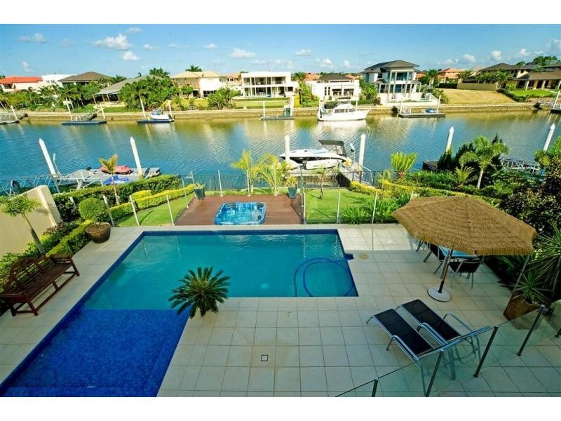 2322 Cressbrook Drive, Hope Island QLD 4212
