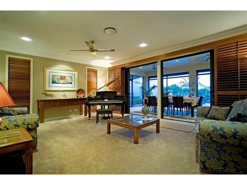 2322 Cressbrook Drive, Hope Island QLD 4212