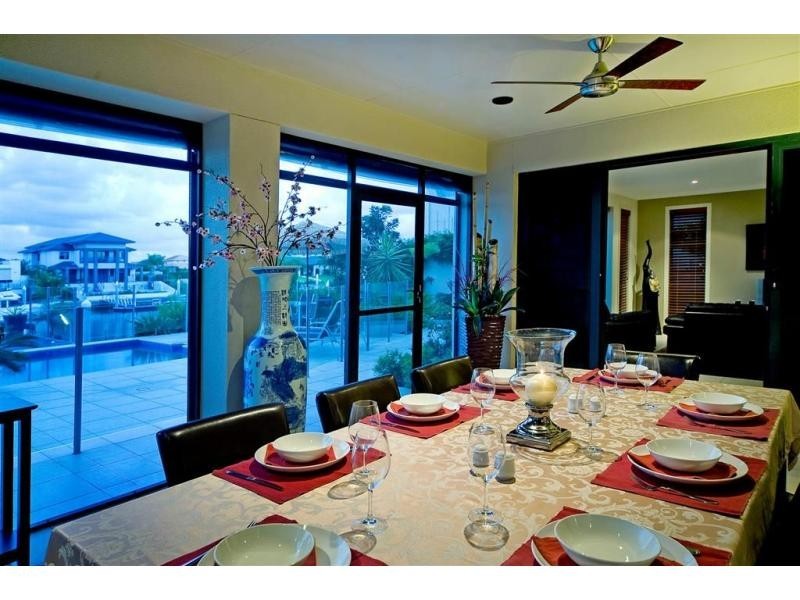 2322 Cressbrook Drive, Hope Island QLD 4212