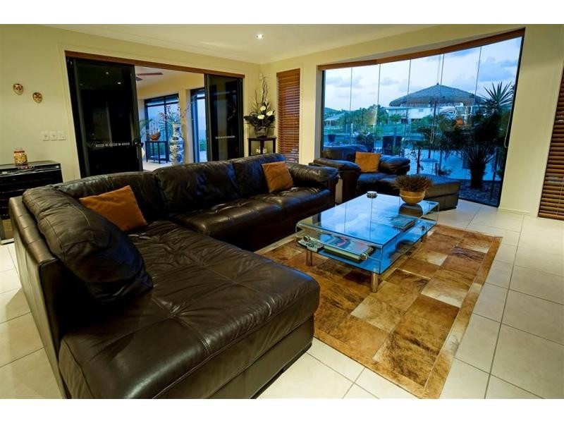 2322 Cressbrook Drive, Hope Island QLD 4212