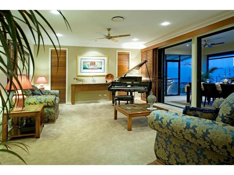 2322 Cressbrook Drive, Hope Island QLD 4212