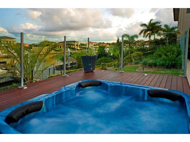 2322 Cressbrook Drive, Hope Island QLD 4212