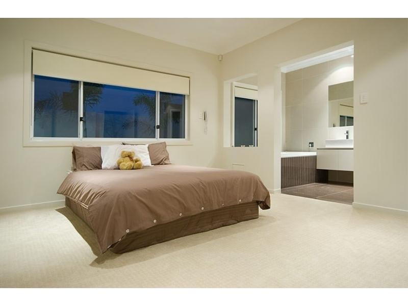 Hope Island QLD 4212