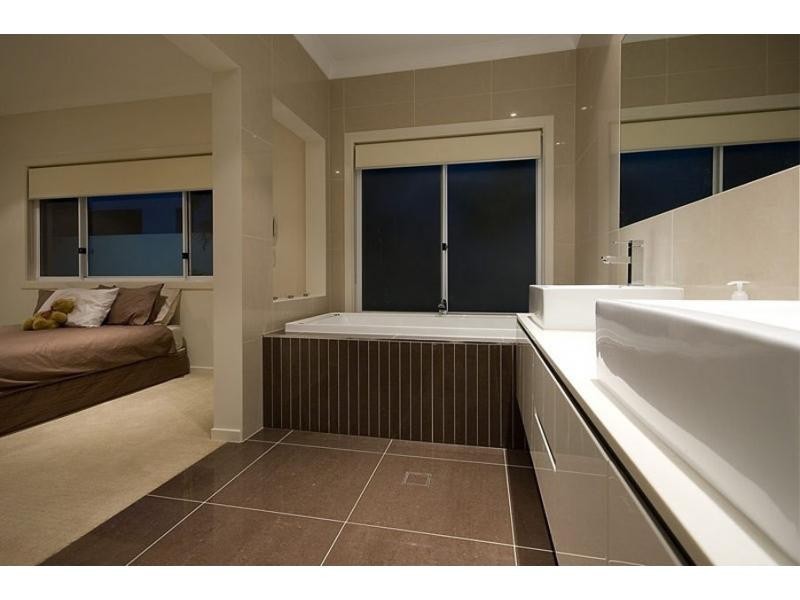 Hope Island QLD 4212