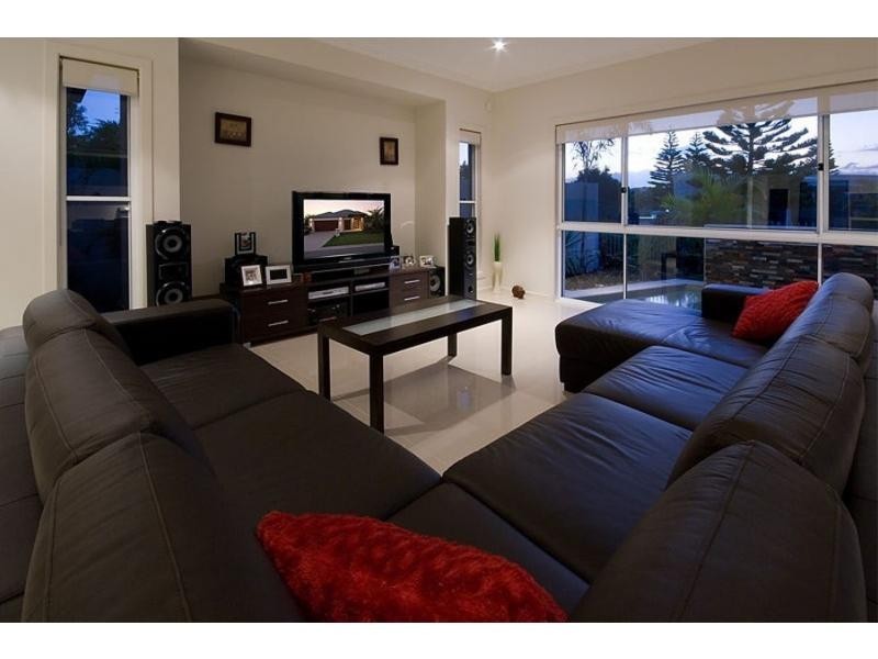 Hope Island QLD 4212