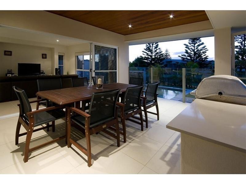 Hope Island QLD 4212