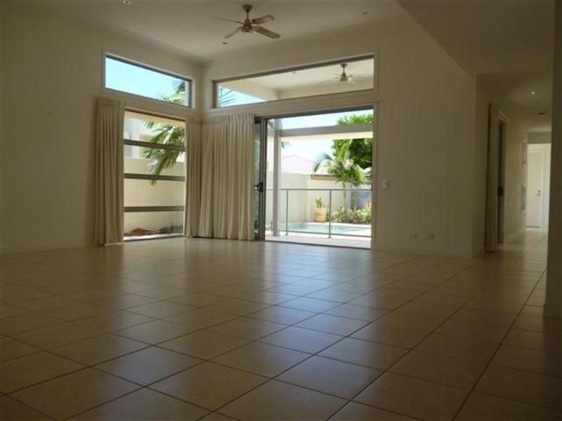 Hope Island QLD 4212