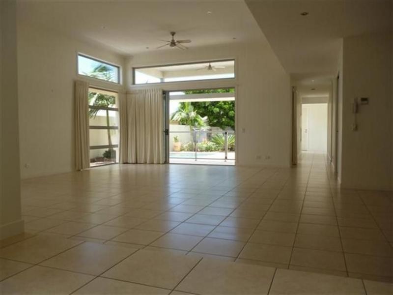 Hope Island QLD 4212