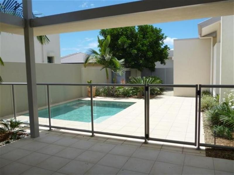 Hope Island QLD 4212
