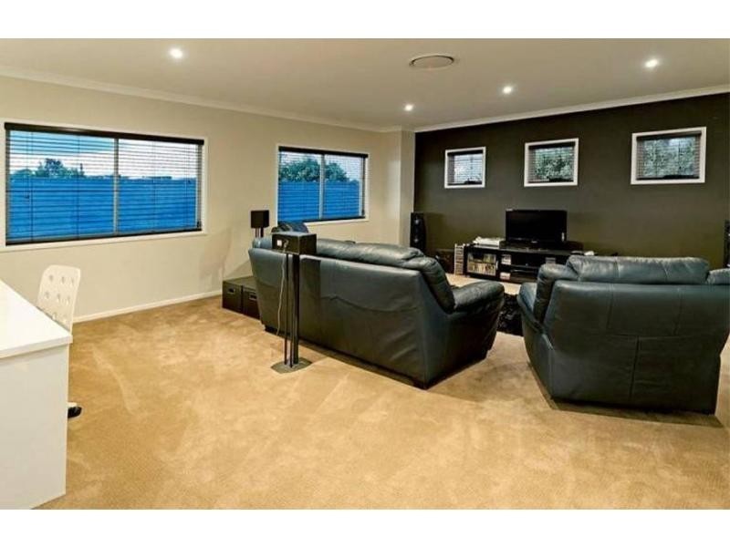 Hope Island QLD 4212