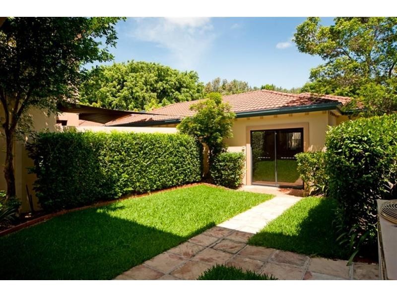 3282 Palladian Drive, Hope Island QLD 4212