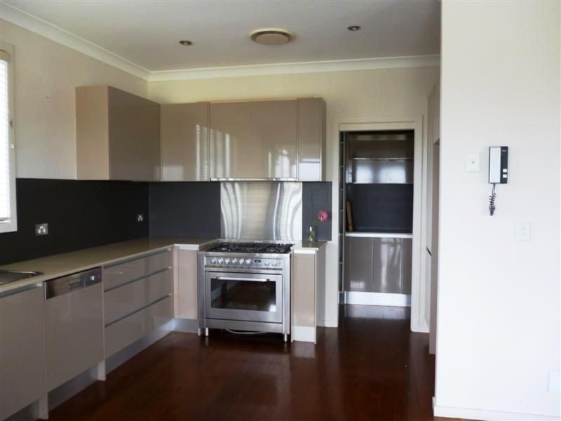 Hope Island QLD 4212