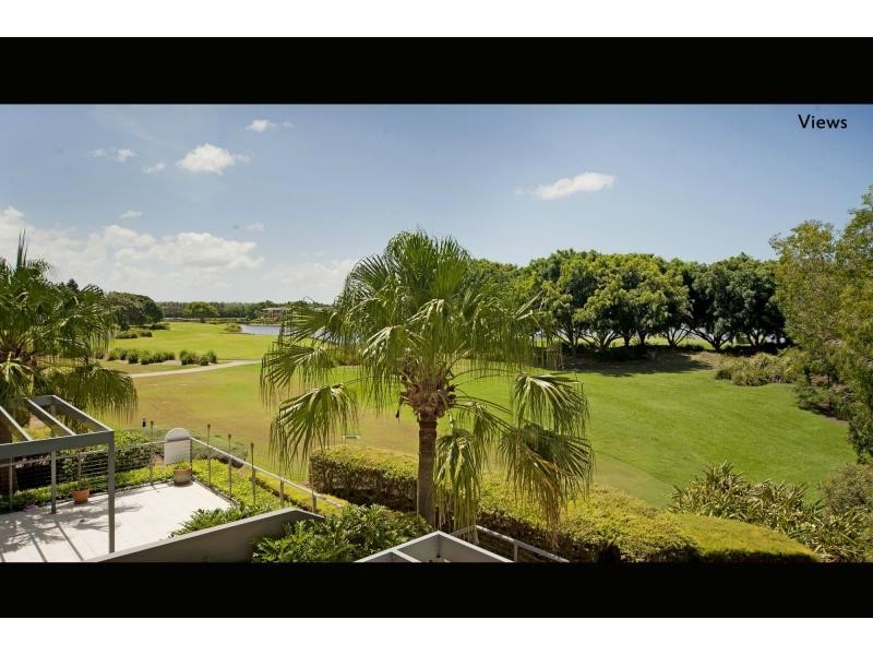 8430 Magnolia Drive East, Hope Island QLD 4212