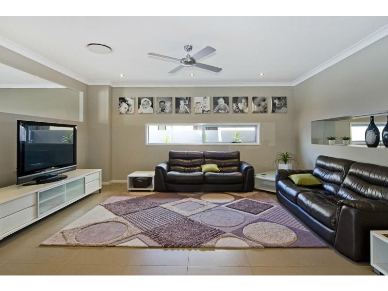 94 The Peninsula Drive, Hope Island QLD 4212