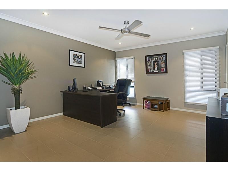94 The Peninsula Drive, Hope Island QLD 4212