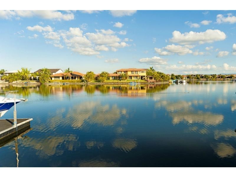 22 The Peninsula, Hope Island QLD 4212