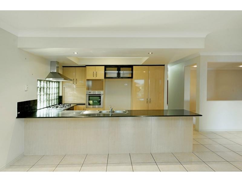 22 The Peninsula, Hope Island QLD 4212