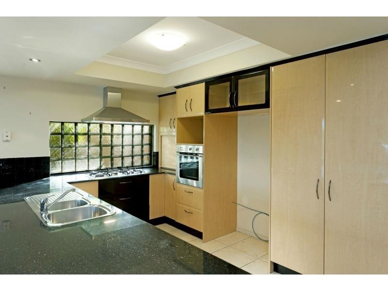 22 The Peninsula, Hope Island QLD 4212