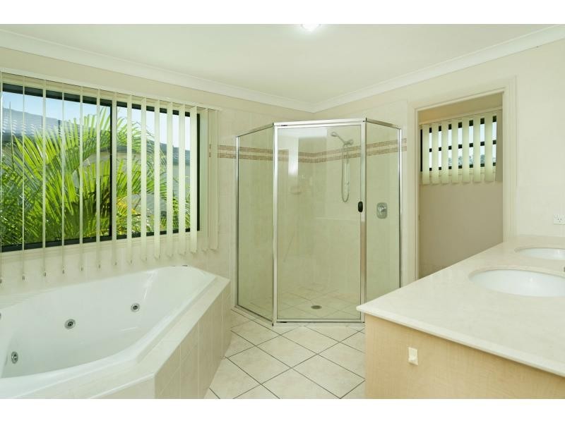 22 The Peninsula, Hope Island QLD 4212