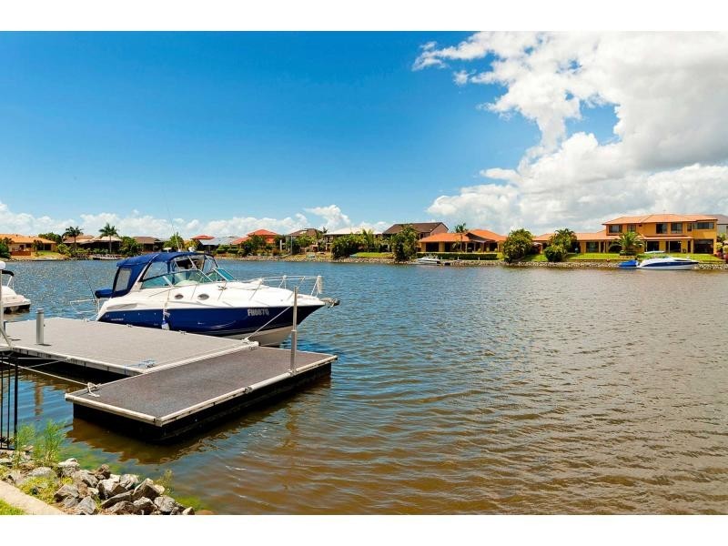 22 The Peninsula, Hope Island QLD 4212