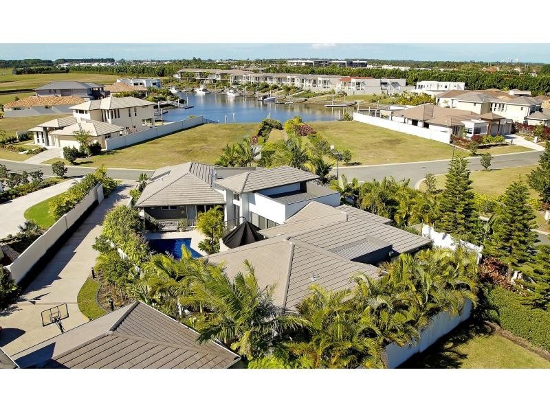 2201 Taromeo Court, Hope Island QLD 4212