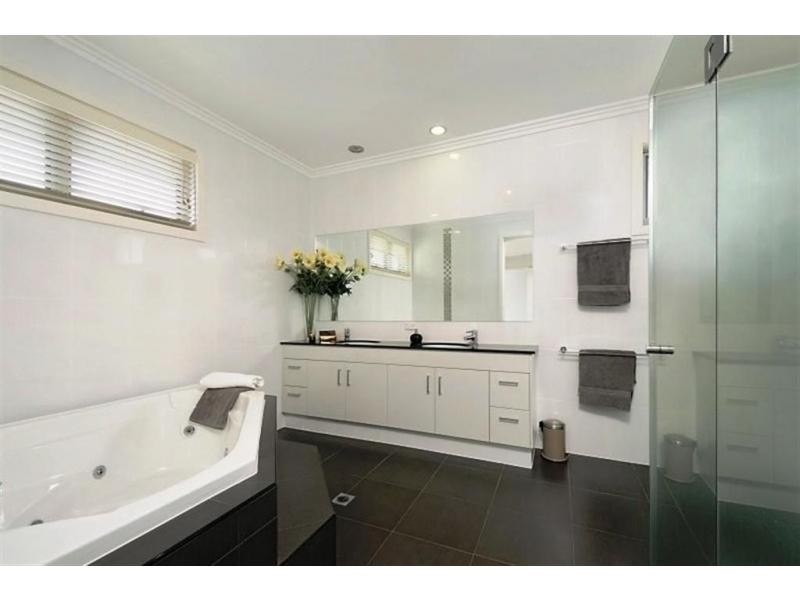 2201 Taromeo Court, Hope Island QLD 4212