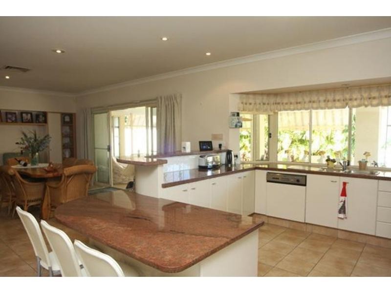 1607 Richmond Court, Hope Island QLD 4212