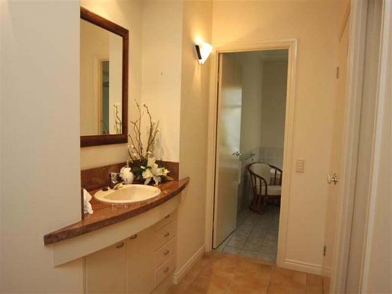1607 Richmond Court, Hope Island QLD 4212