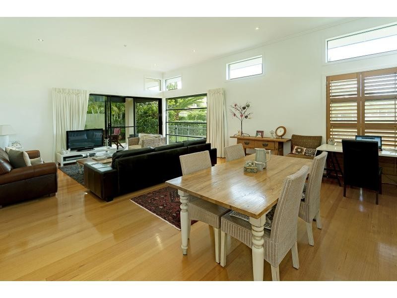 6058 Lugano Drive, Hope Island QLD 4212
