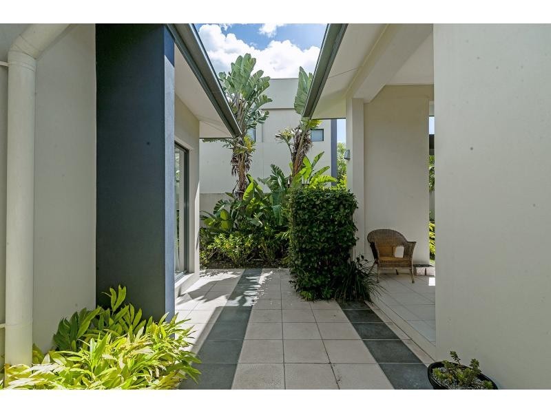 6058 Lugano Drive, Hope Island QLD 4212