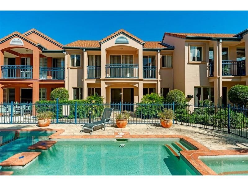 38 John Lund Drive, Hope Island QLD 4212