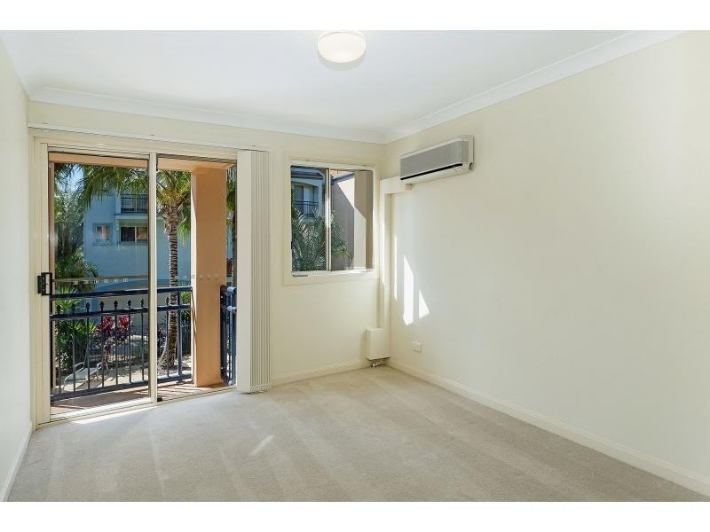 38 John Lund Drive, Hope Island QLD 4212