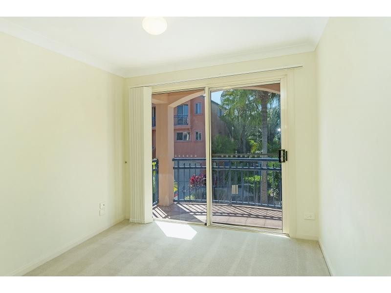 38 John Lund Drive, Hope Island QLD 4212