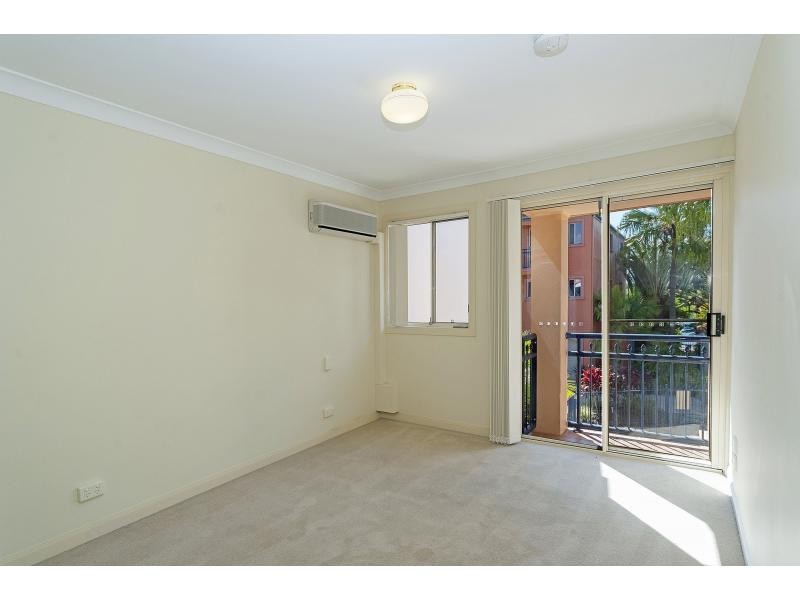 38 John Lund Drive, Hope Island QLD 4212