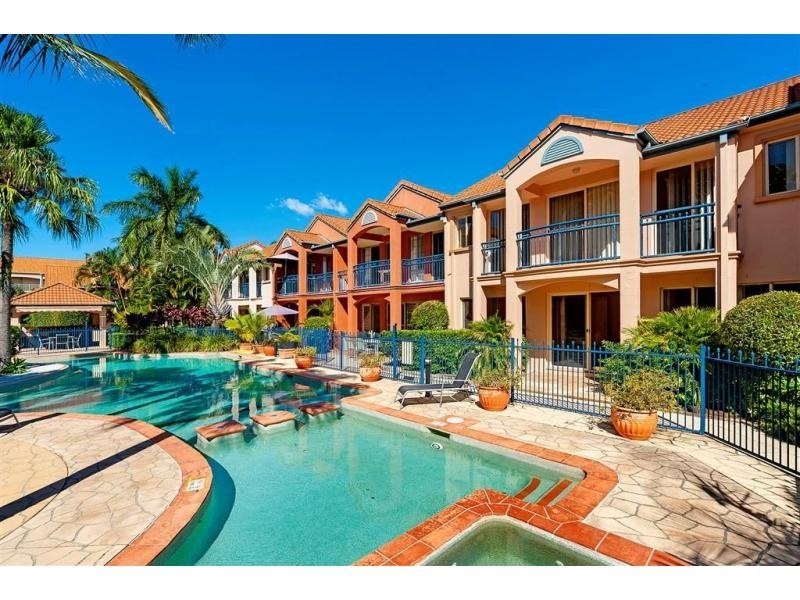 38 John Lund Drive, Hope Island QLD 4212