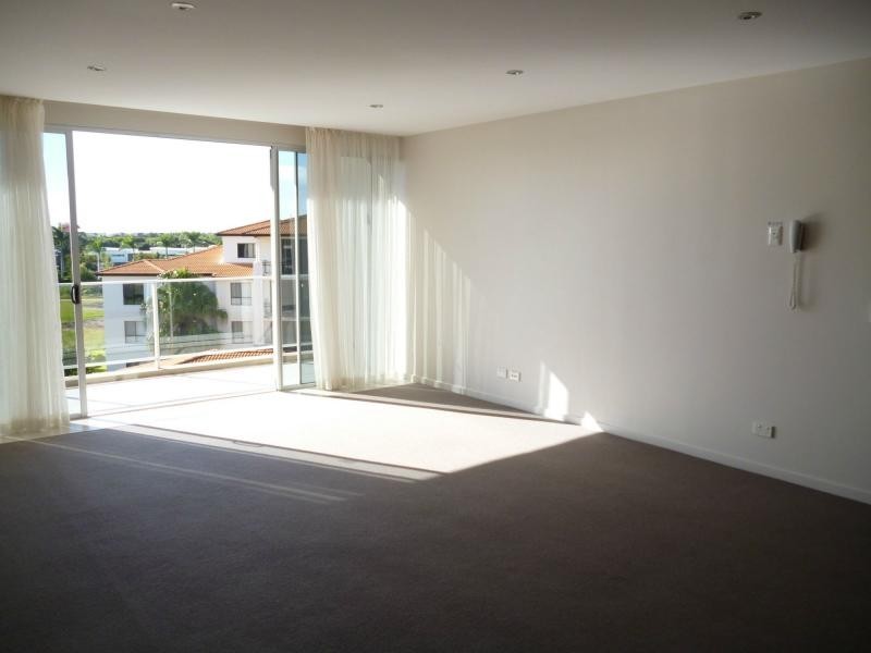 Hope Island QLD 4212