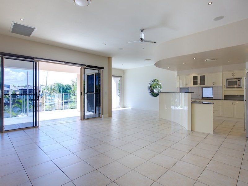 Hope Island QLD 4212