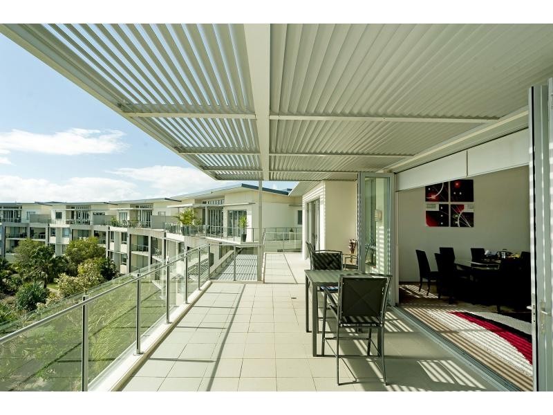 Unit 344/3 Pendraat Parade, Hope Island QLD 4212
