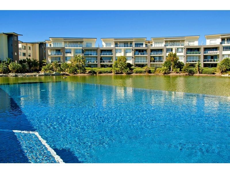 Unit 344/3 Pendraat Parade, Hope Island QLD 4212