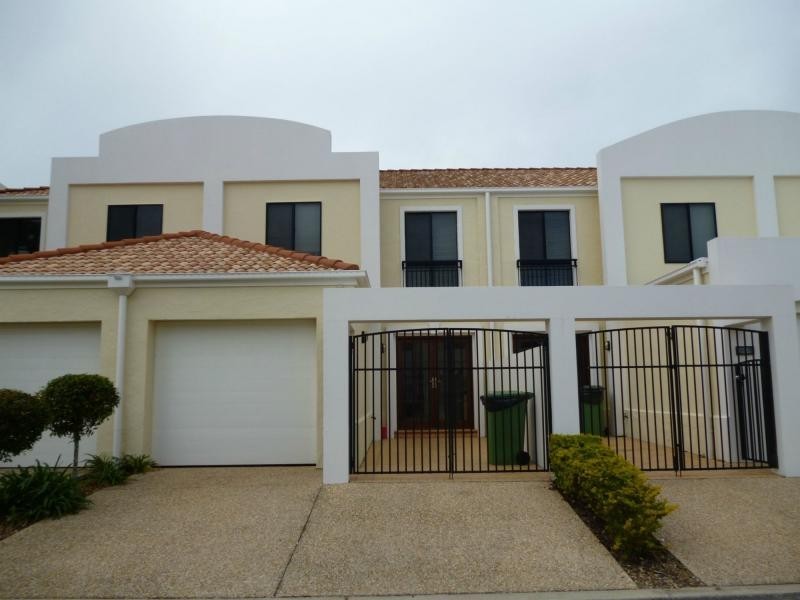 Hope Island QLD 4212