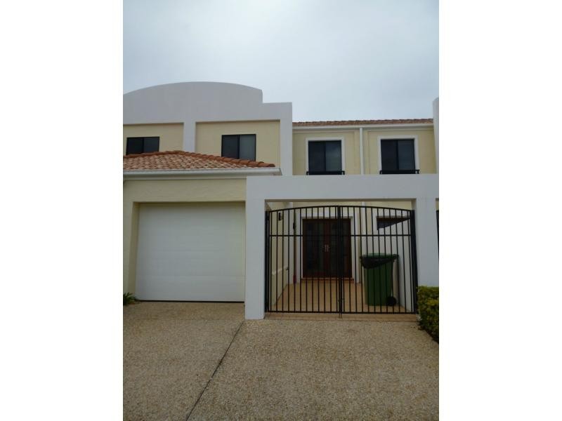 Hope Island QLD 4212