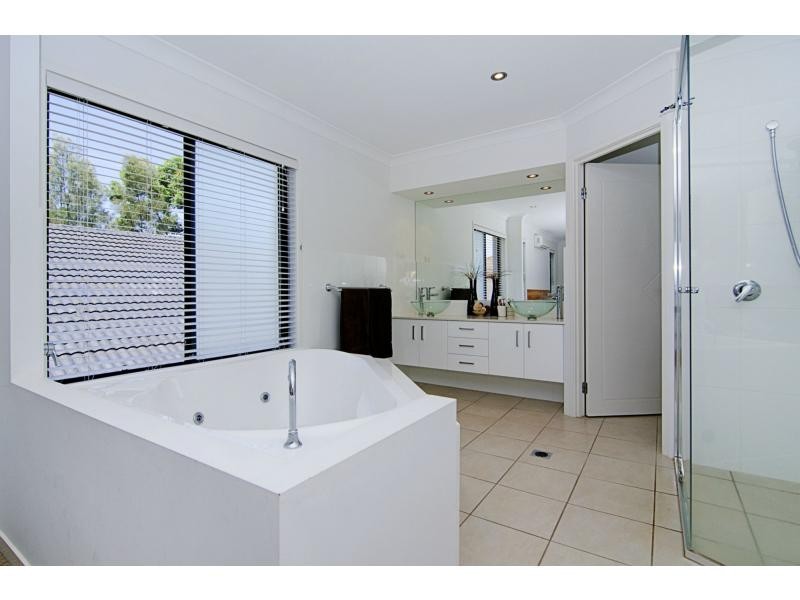 17 The Close , River Links, Helensvale QLD 4212